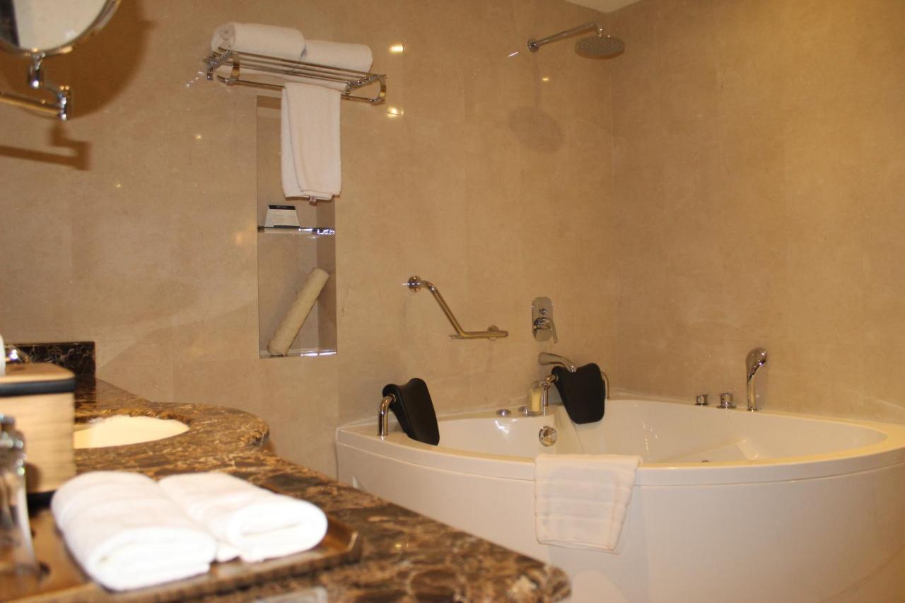 Swiss In Tabuk Hotel Exterior foto